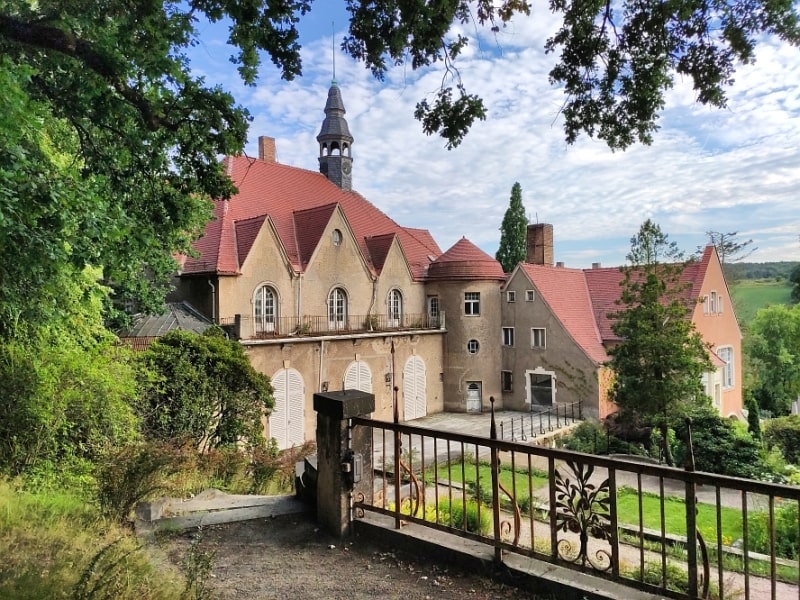 Unmittelbar neben Schloss Thürmsdorf befindet sich die Schokoladenmanufaktur (Adoratio-Schokoladenkunst)